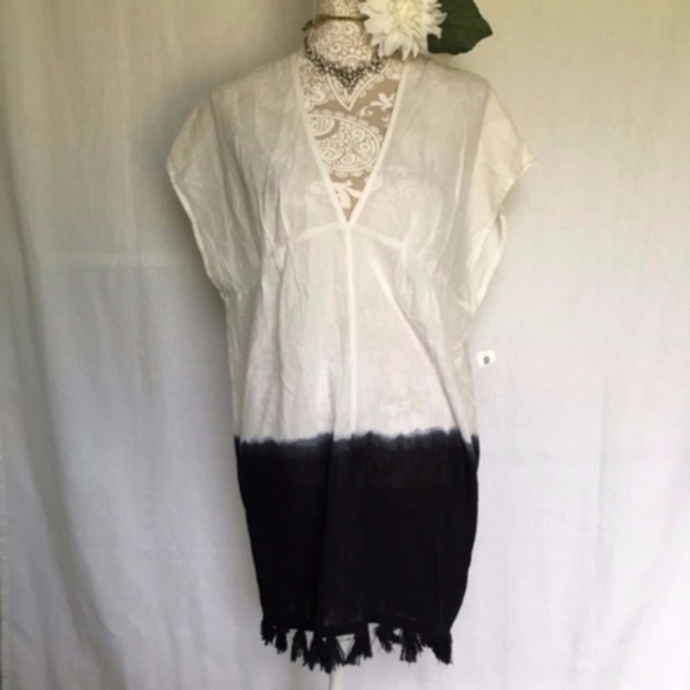 Old Navy // Oversized V Neck Ombré Tassel Coverup dr1
